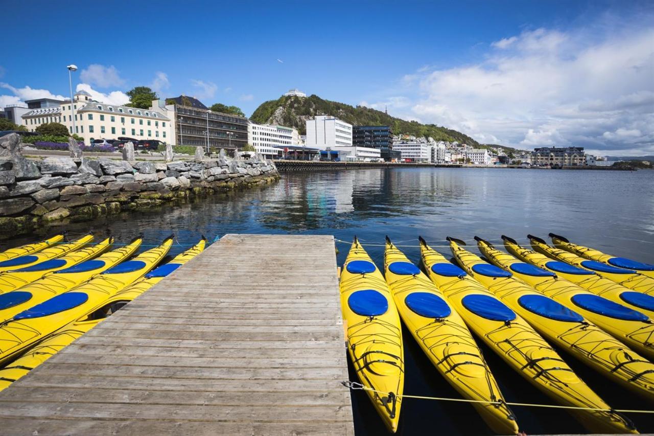 Four Monkeys Hotel Ålesund Buitenkant foto