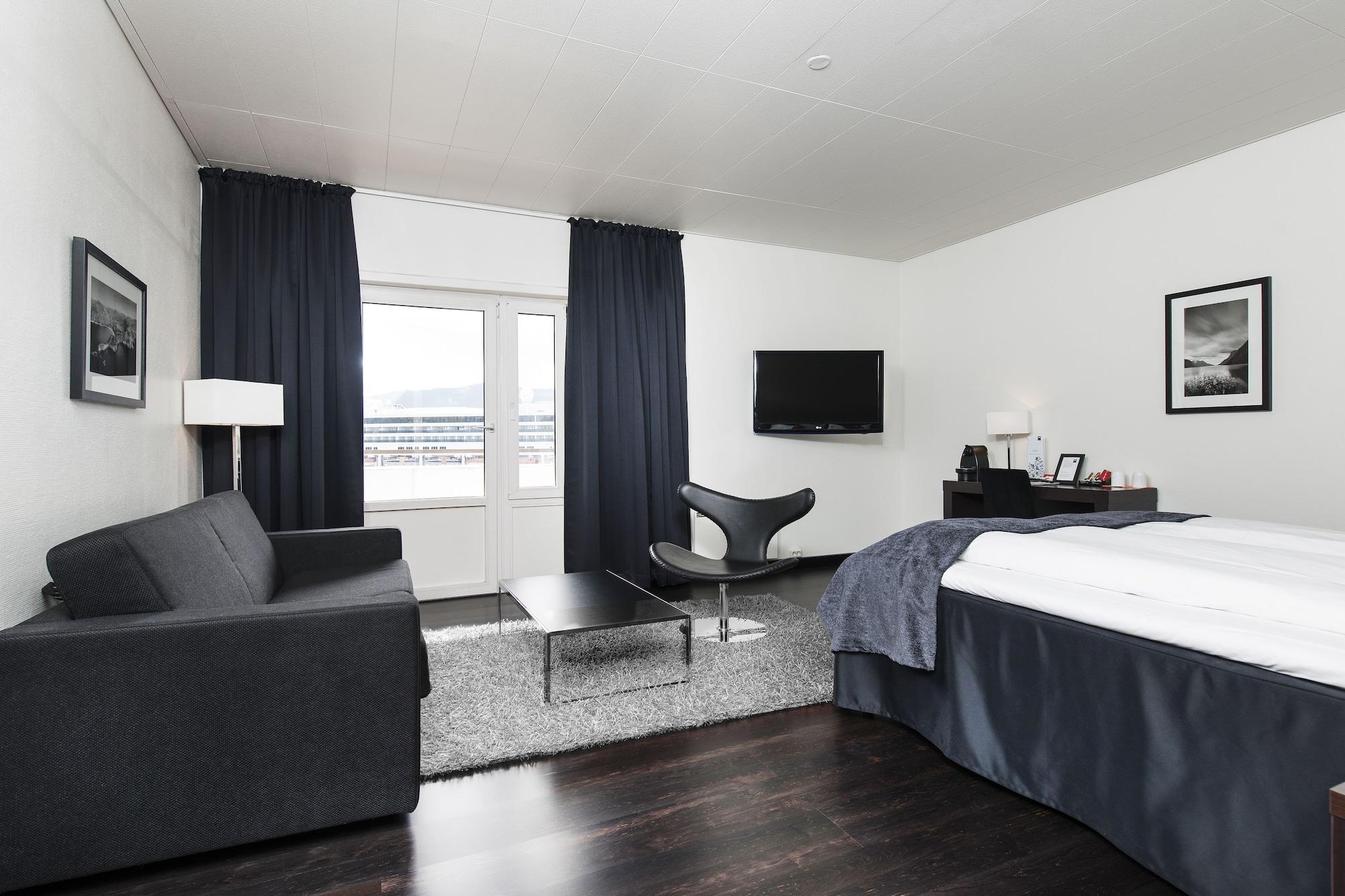 Four Monkeys Hotel Ålesund Buitenkant foto