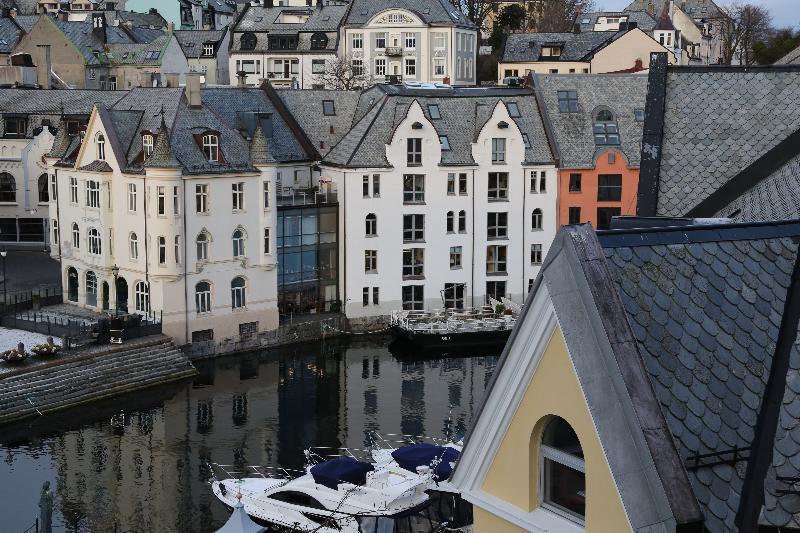 Four Monkeys Hotel Ålesund Buitenkant foto