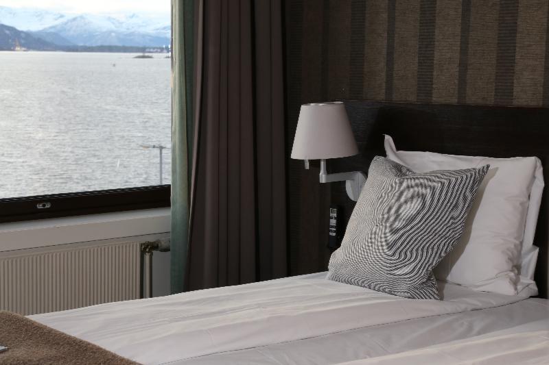 Four Monkeys Hotel Ålesund Buitenkant foto